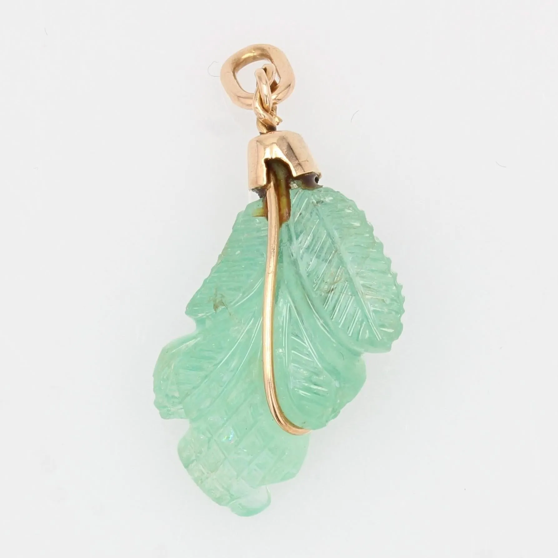 1960s Vintage Engraved Emerald 18 Karats Gold Pendant Charm