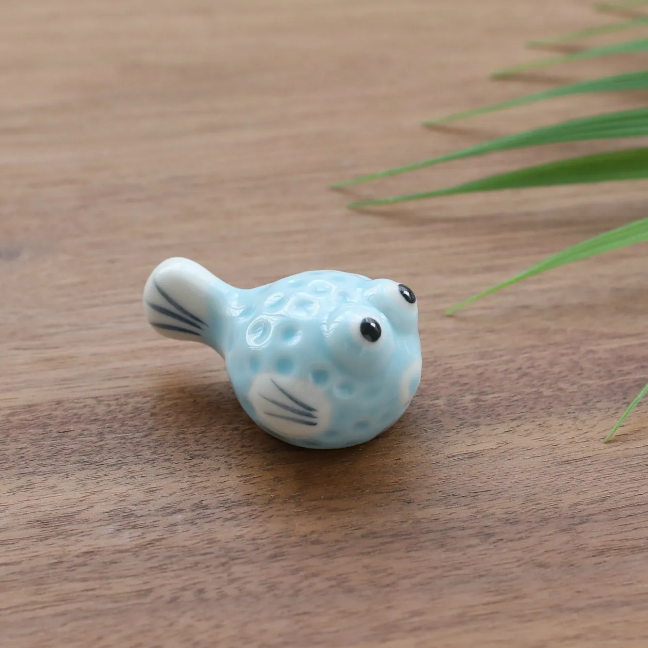 Gohobi Ceramic Puffers Fish Chopstick Rest